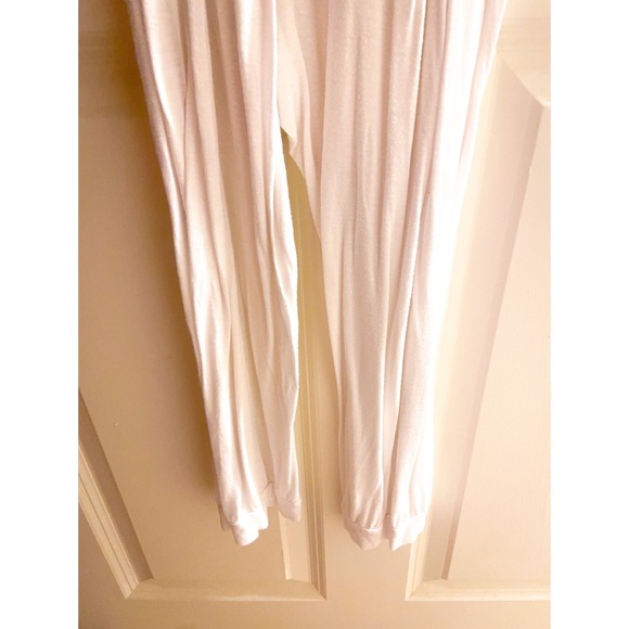 White jumpsuit - Picture 5 of 5